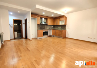 Planta baja en Centre. Oportunidad de apartamento con gran potencial en el centro de ll