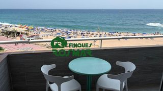 Appartement  De josep tarradellas. Apartamento con licencia turística y vistas al mar a 1 minuto de