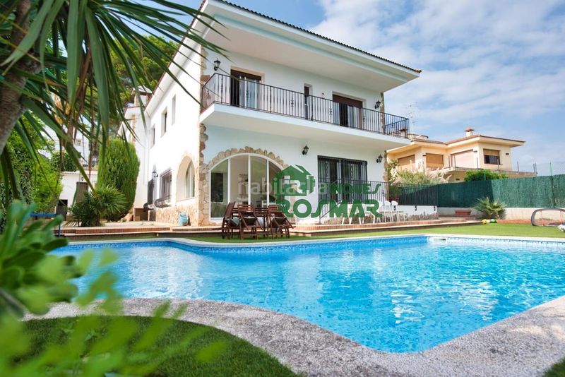 Foto 20c36ed7-fd8c-4030-ab68-e21f578d0183. Casa amb piscina a Fenals Lloret de Mar