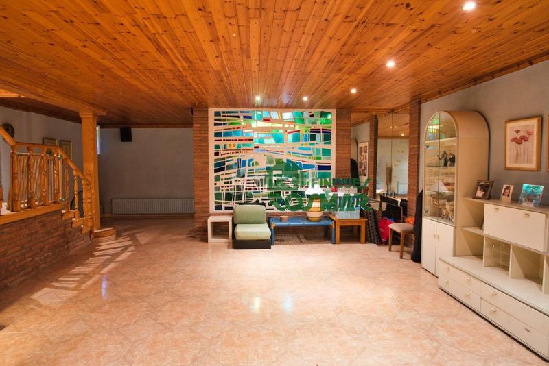 Foto 394b49dc-881a-4ffe-aadf-00a1b7f97aa7. Casa amb piscina a Fenals Lloret de Mar