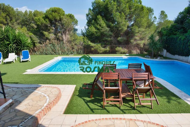 Foto 3bf189ad-82c5-4f55-b8c2-261e095e8495. Casa amb piscina a Fenals Lloret de Mar