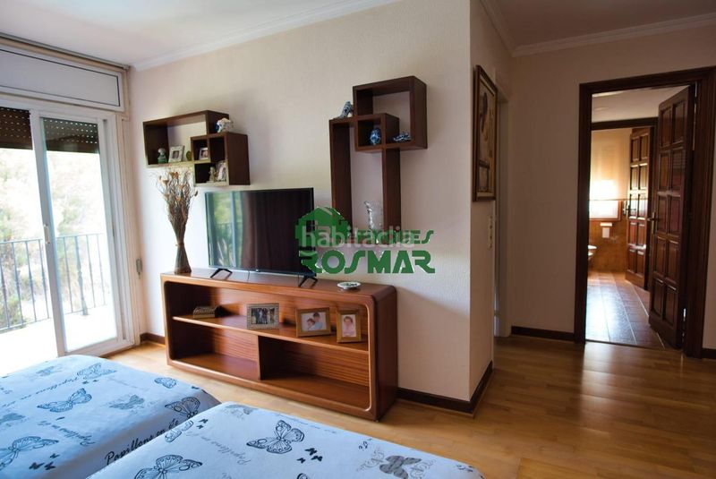 Foto 98d90f26-4b61-4bf0-8f12-42e1a6b6643c. Casa amb piscina a Fenals Lloret de Mar