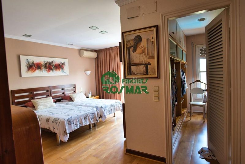 Foto a331023f-48e6-4d26-b531-5bb8c0c50ea6. Casa amb piscina a Fenals Lloret de Mar