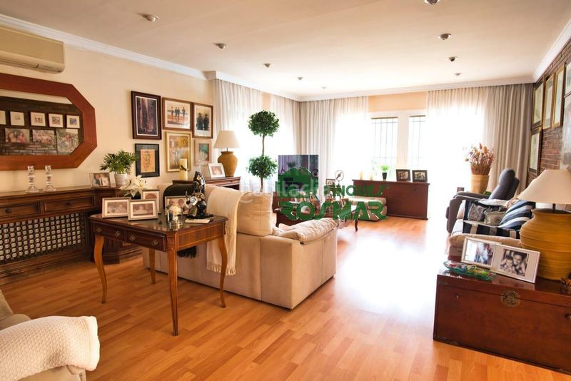 Foto cb9ad8d8-8422-4992-91a8-036a863d57ca. Casa amb piscina a Fenals Lloret de Mar