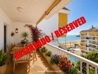 Etagenwohnung in Fenals. Reservado! apartamento reformado con vistas al mar, terraza y pi