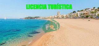 Planta baja en Centre. Apartamento con licencia turística a 1 minuto de la playa en el