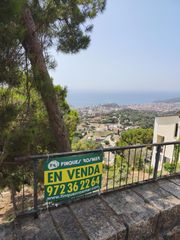 Wohngrundstück in Roca Grossa. Parcela urbanizable con espectaculares vistas al mar en roca gro