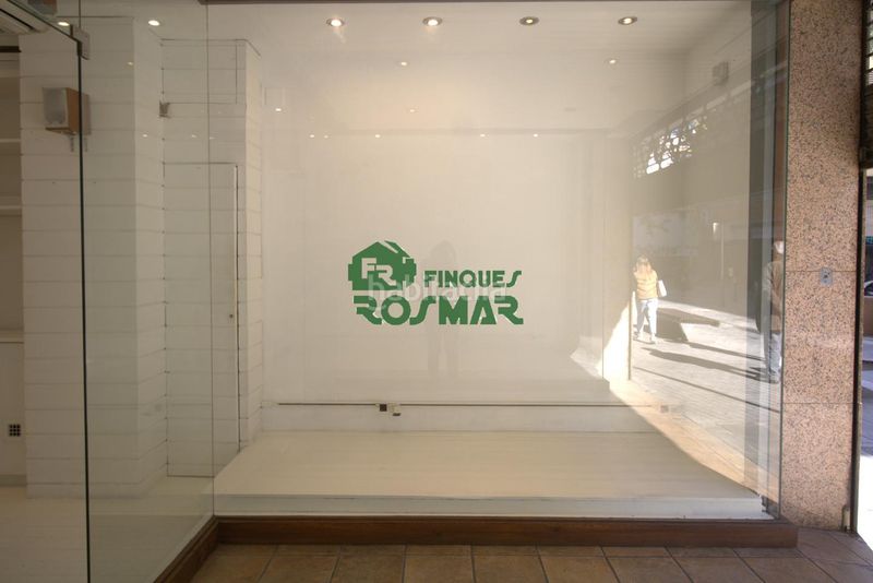 Foto f5c3b3a3-beb2-49b9-b594-43594e738773. Local comercial a Centre Lloret de Mar