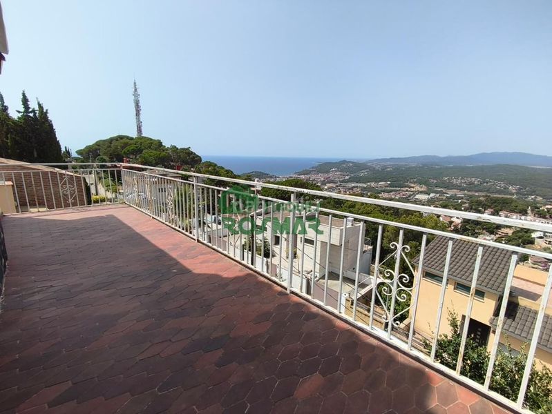 Foto 2bd93590-d5bd-4f76-ab4a-802353421085. Casa amb aparcament a Roca Grossa Lloret de Mar