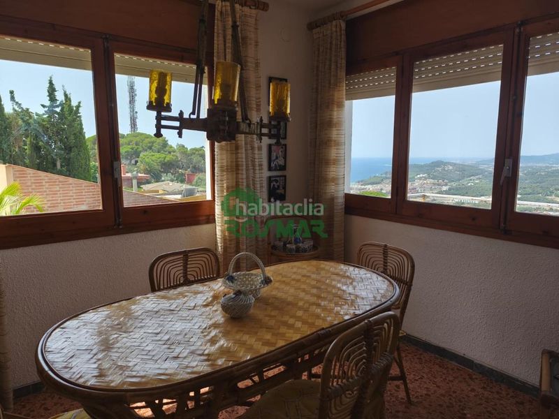 Foto b04fbb3d-7140-41ff-ba2d-8047083b2e45. Casa amb aparcament a Roca Grossa Lloret de Mar
