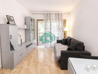 Planta baixa a Mas Baell-Can Carbó. Apartamento con terraza y piscina comunitaria cerca del centro d