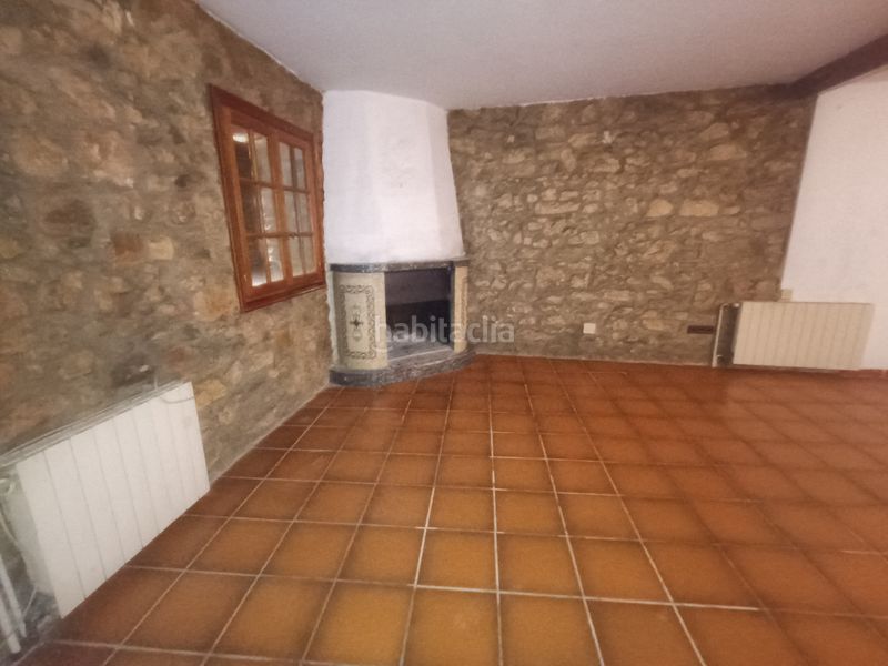Foto a5de9a95-a78e-467d-9221-9ce7064657b4. Casa amb xemeneia calefacció a Camarasa