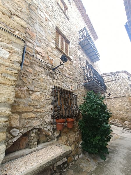 Foto ab99469d-a3b4-4fe0-a6b5-48ff5a676351. Casa amb xemeneia calefacció a Camarasa
