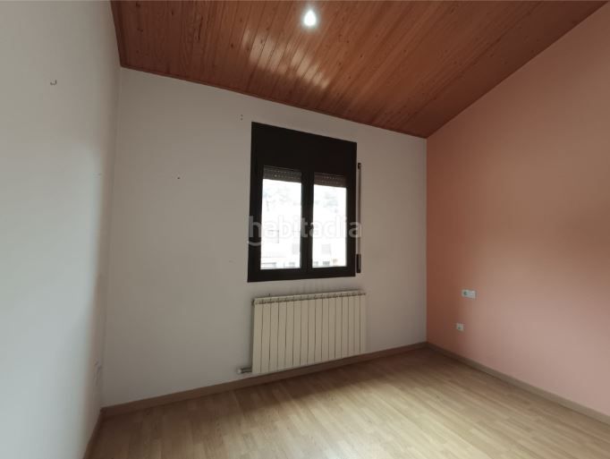 Foto cc6a811d-3946-416e-a05c-a374fcc4782c. Casa adossada amb calefacció a Cubells