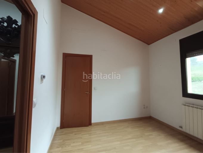 Foto dc3a5538-2ce2-47b5-843f-8d0c210005df. Casa adossada amb calefacció a Cubells