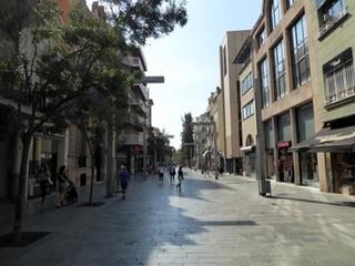 difice dans Centre. Edificio especial para inversores