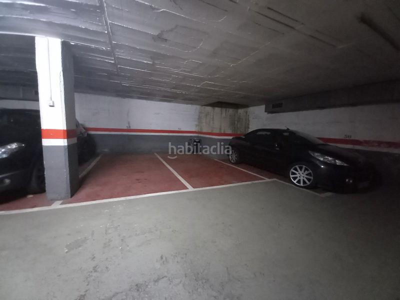 Foto cbea3ef5-e4c8-4bfa-a82f-77187353eab1. Parking voiture dans avinguda meridiana 242 dans Navas Barcelona