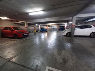 Aparcament cotxe a Carrer de las navas de tolosa 352. Coche grande