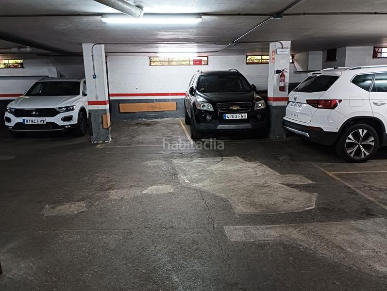 Foto adead0ba-fd62-4004-9541-b9f5a8581894. Aparcament cotxe a carrer de feliu i codina 71 a Barcelona