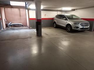 Aparcament cotxe a Baixada de can mateu 19