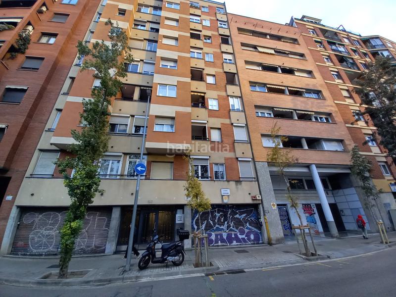 Foto 8cf23fce-53fb-4ba0-a894-598b4cab9253. Location local commercial dans avinguda meridiana 596 dans Barcelona