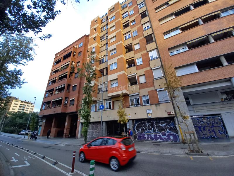 Foto ed0250b3-5982-49b1-8b5a-edba042897fe. Location local commercial dans avinguda meridiana 596 dans Barcelona