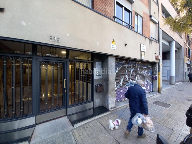 Foto 9607c316-1648-4357-a4e4-85eeaeea3811. Rent business premise in avinguda meridiana 596 in Barcelona