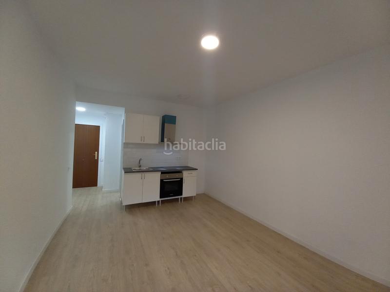 Foto cea526dd-d59a-4396-9242-c412d827cf10. Rent business premise in avinguda meridiana 596 in Barcelona