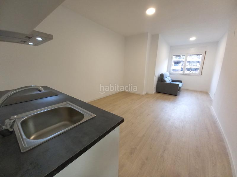 Foto e73b7d3d-52c0-4afc-8476-c3d58062ce09. Alquiler local comercial en avinguda meridiana 596 en Barcelona