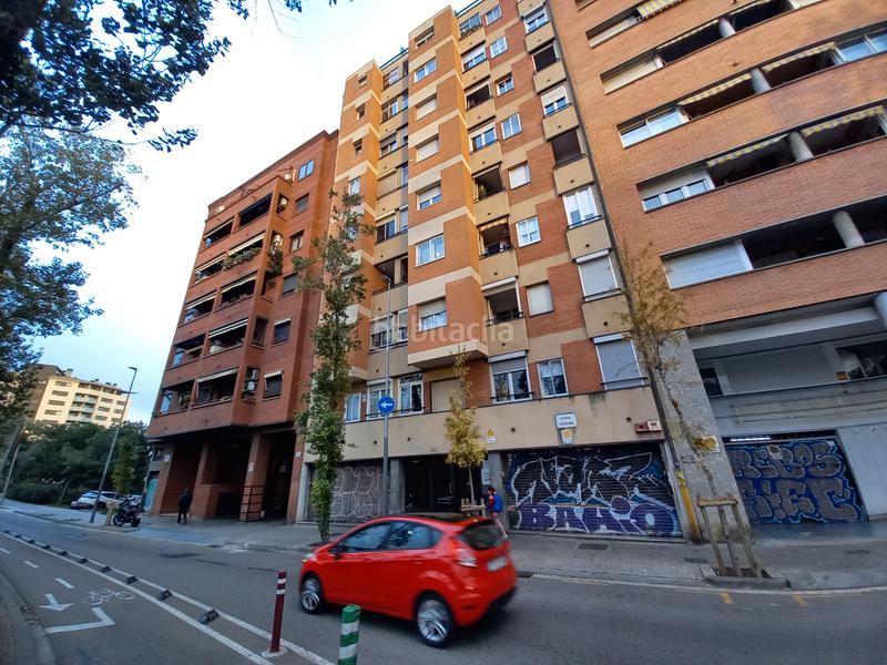 Foto c06412d6-a957-4594-9cfb-46d78fa34fc1. Location local commercial dans avinguda meridiana 596 dans Barcelona