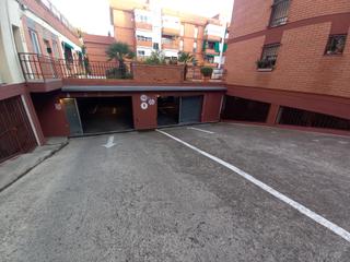 Aparcament cotxe a Carrer de combra 31. Parking grande