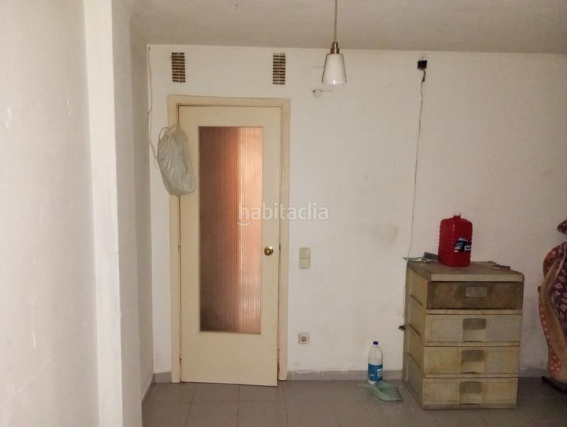 Foto 1918ef7a-0a8e-4f59-b282-9939cb49434b. Bureau dans Cementiri Vell Terrassa