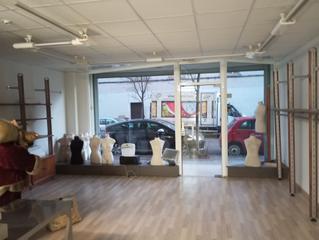 Rent Business premise  Carrer ample. Se alquila local de 168 m2 reformado, con salida de humos y aire