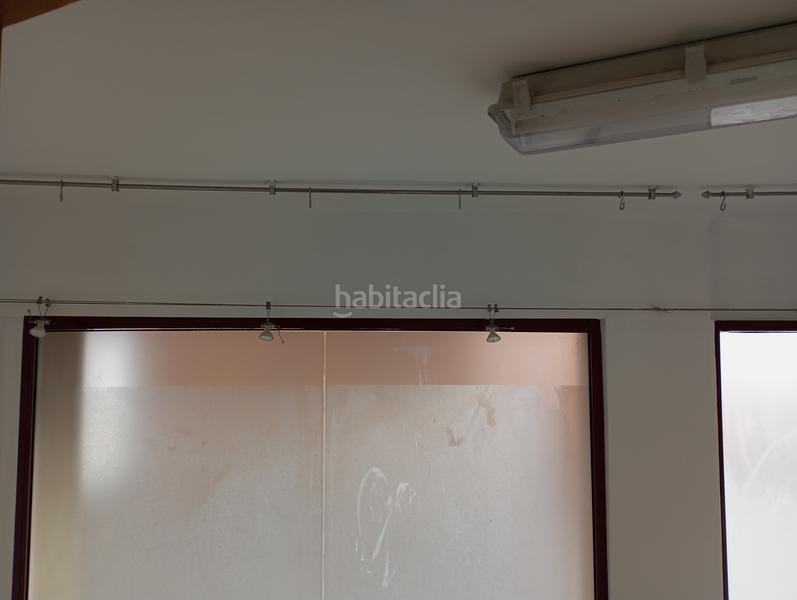 Foto 0b29ed13-164e-4c67-ac0c-9a5049b14564. Local comercial se vende local reformado de 75 m2 en planta + altillo de 30 m2 en Terrassa