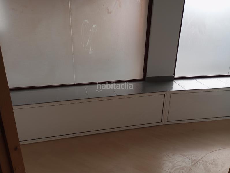 Foto ce3231a3-f49e-4eac-a1a0-c3d93f2765a5. Local comercial se vende local reformado de 75 m2 en planta + altillo de 30 m2 en Terrassa