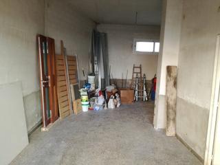 Lloguer Local Comercial  Carrer de frederic mompou. Se alquila local en calle frederic mompou, san pedro norte, terr