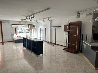 Local Comercial  Carrer de solsona. Local en venta