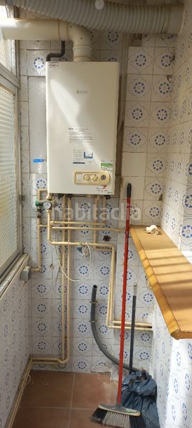 Foto 7a4df777-4bb0-4635-9eb4-b7995d8a9274. Flat with heating in Can Roca Terrassa