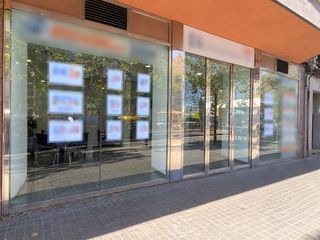 Lloguer Local Comercial a Verdum. ¡local con gran visibilidad en via júlia!