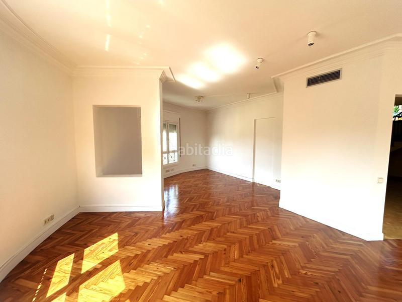 Foto ae8db611-f49f-4a93-a3f3-045f3b0b0120. Location bureau dans Putget - Farró Barcelona