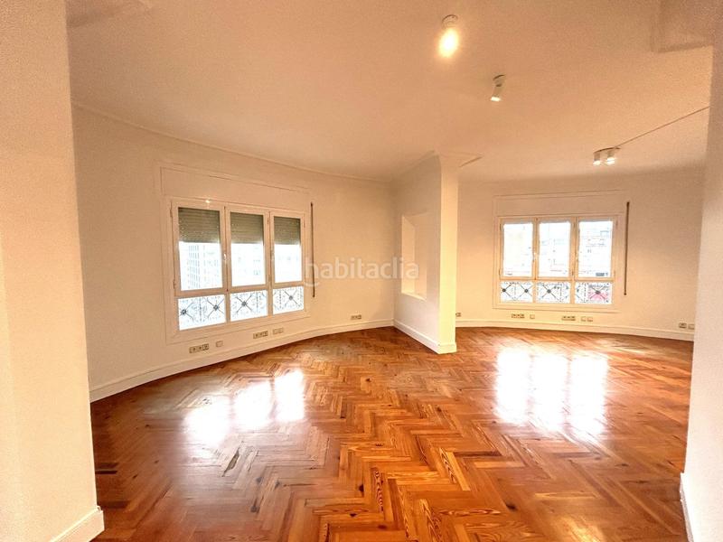 Foto e59114f4-fe49-40b8-a4b0-a010f665a412. Location bureau dans Putget - Farró Barcelona