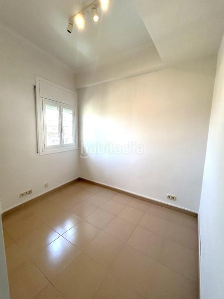 Foto 33eec81c-7dd1-48d3-a734-415ddaeb8330. Miete büro in Putget - Farró Barcelona