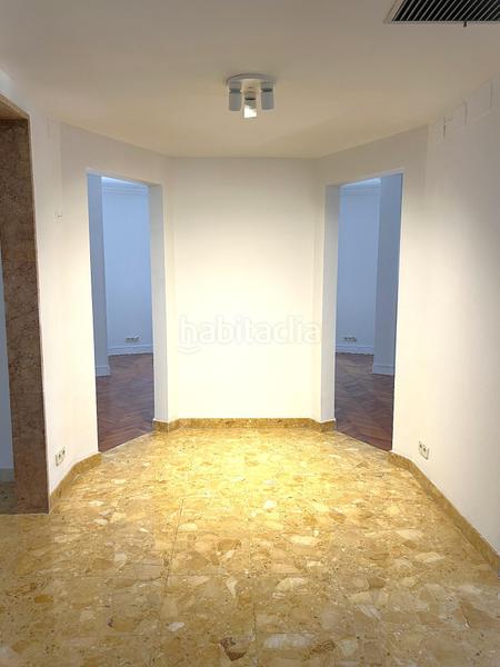 Foto 69e0fdf0-e68d-4c60-8ba8-aa291fe94e18. Miete büro in Putget - Farró Barcelona