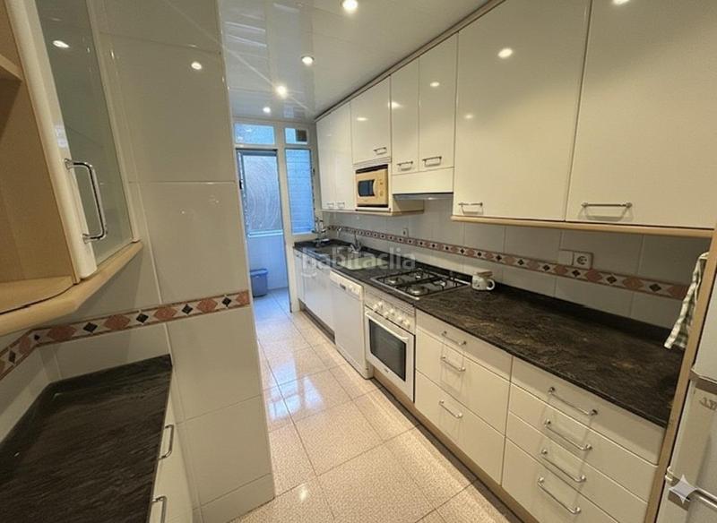 Foto 8ce6e518-e22f-4c70-9921-933067f3a136. Rent flat with heating in Sant Antoni Barcelona