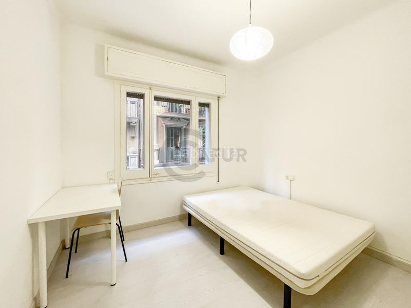 Foto 680f4d65-9114-46db-9eb3-013fd2752946. Pis a Raval Barcelona