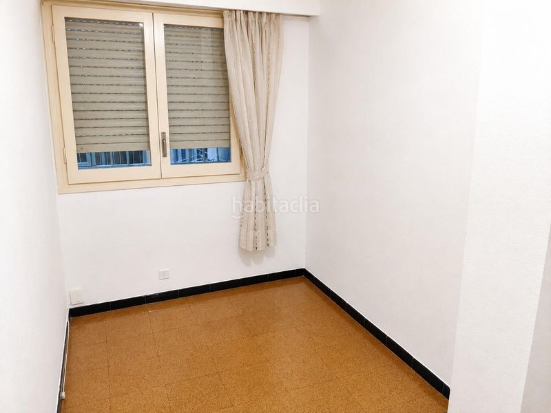 Foto aef59c12-91bc-40c1-847a-b3f4d2db215e. Pis amb aparcament a Sants Barcelona