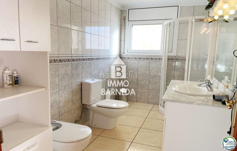 Foto 0a26ea58-717e-460b-ab59-bc1dc41a4cec. Casa amb calefacció aparcament piscina a Nord Roses