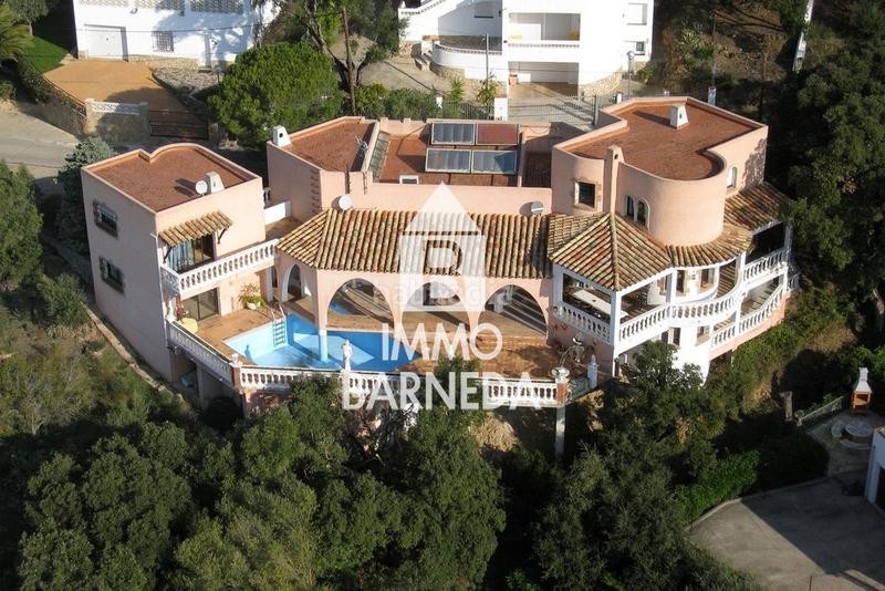 Foto 56c69267-b07c-475f-a376-e61a7d7ad178. Chalet en osca 8 villa con impresionantes vistas al mar en mas fumats en Roses