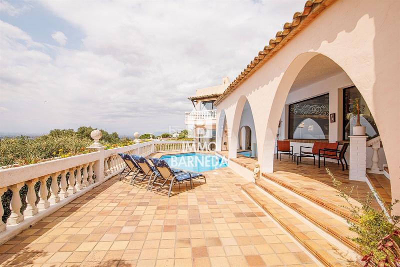 Foto 83269efc-f752-438d-b353-5eb8e14e1324. Chalet en osca 8 villa con impresionantes vistas al mar en mas fumats en Roses