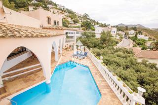Chalet en Osca 8. Villa con impresionantes vistas al mar en mas fumats